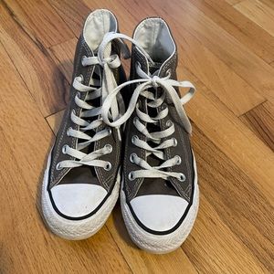 Converse high tops in size 5.5 women’s grey